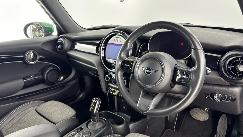 MINI Hatchback 135kW Cooper S Level 2 33kWh 3dr Auto Electric Hatchback